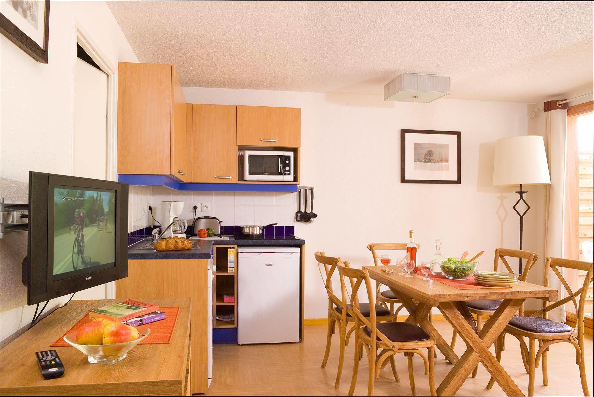 Madame Vacances Residence Le Parc Des Airelles 레오레스 외부 사진