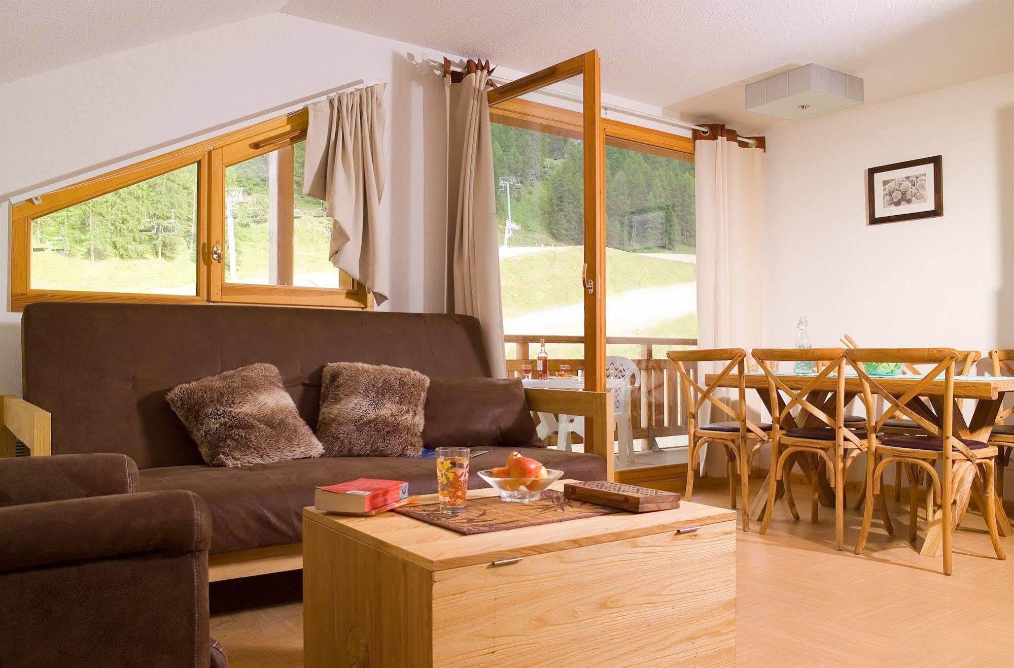 Madame Vacances Residence Le Parc Des Airelles 레오레스 외부 사진